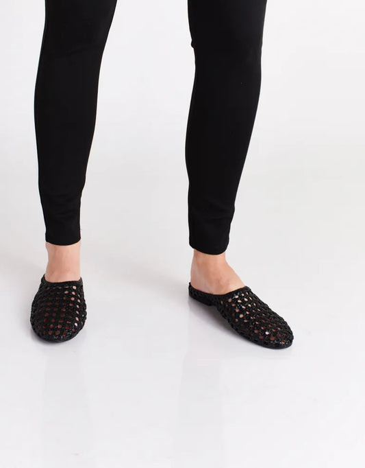 SHANTI - BLACK handwoven leather mule
