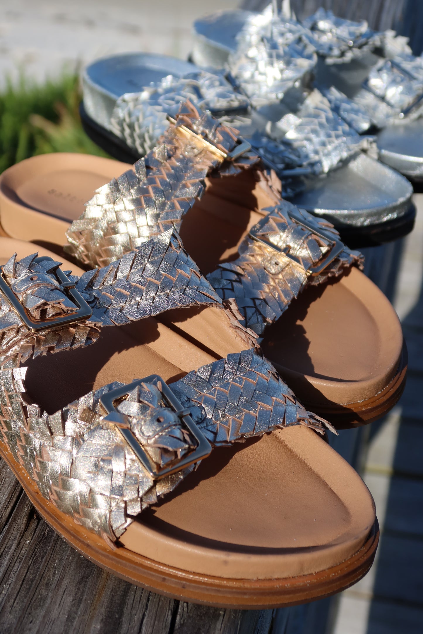 SANTIAG0 - SILVER metallic woven leather footbed buckle slide