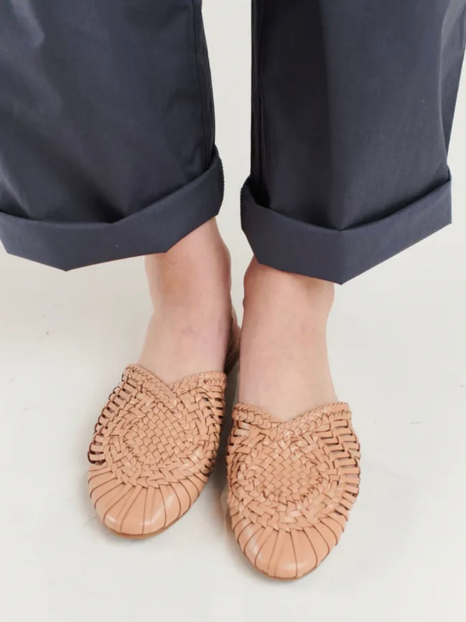 ARI - VINTAGE PINK basketweave leather mules