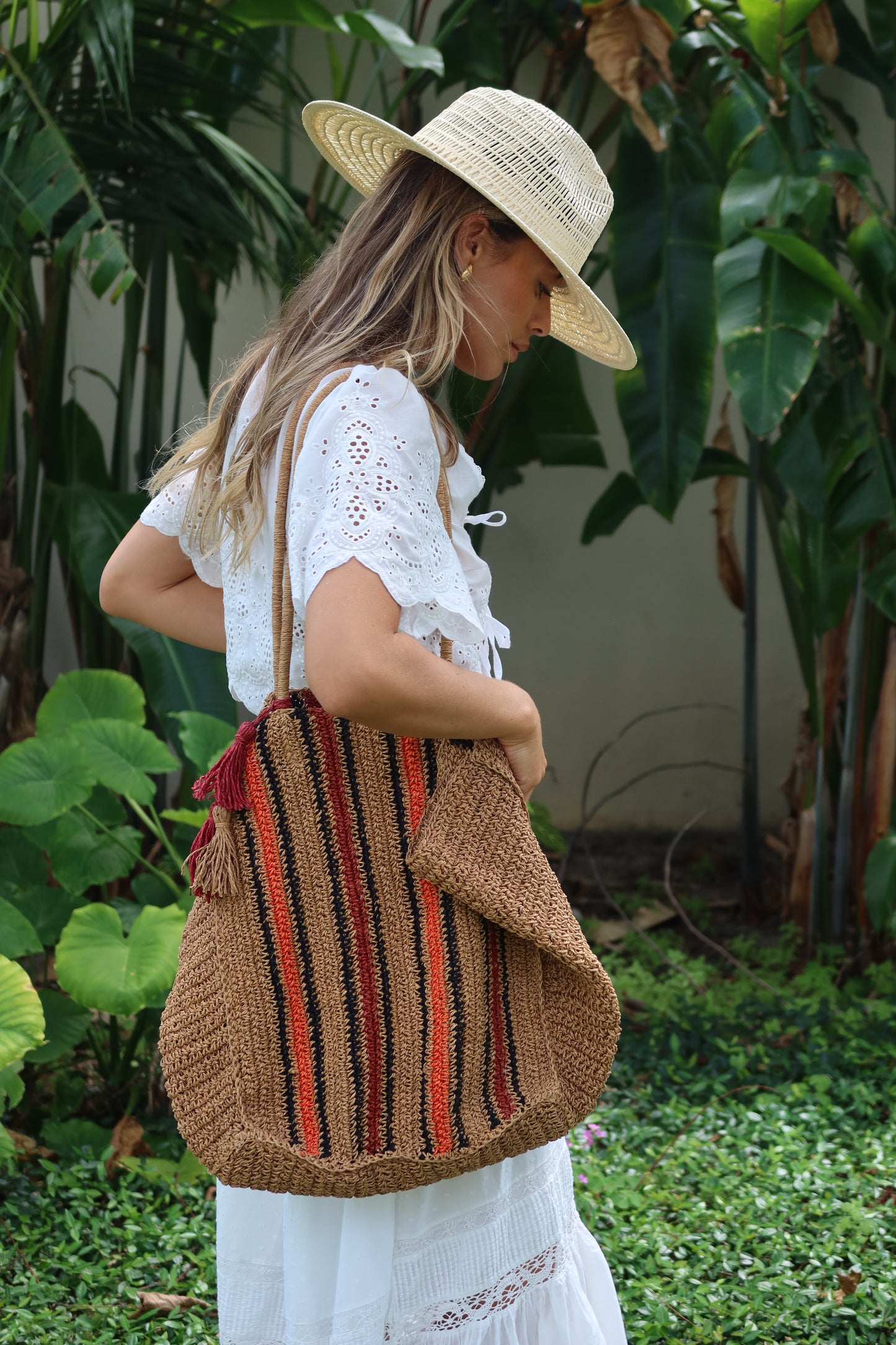 GOLDIE - oversized raffia tote