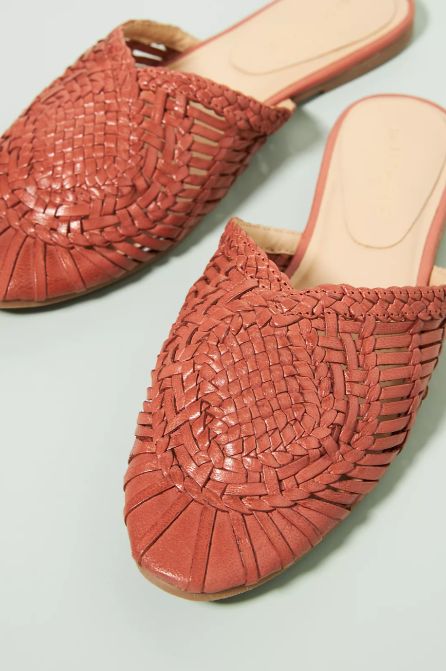 ARI - COGNAC handwoven leather mule