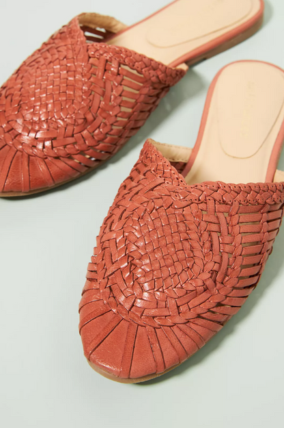 ARI - COGNAC handwoven leather mule