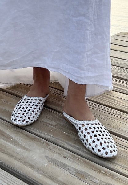 SHANTI - WHITE handwoven leather mule